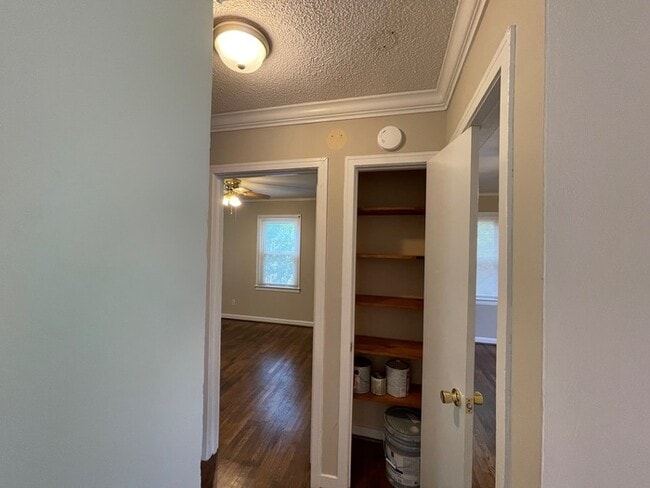 Building Photo - 2315 Finchley Dr