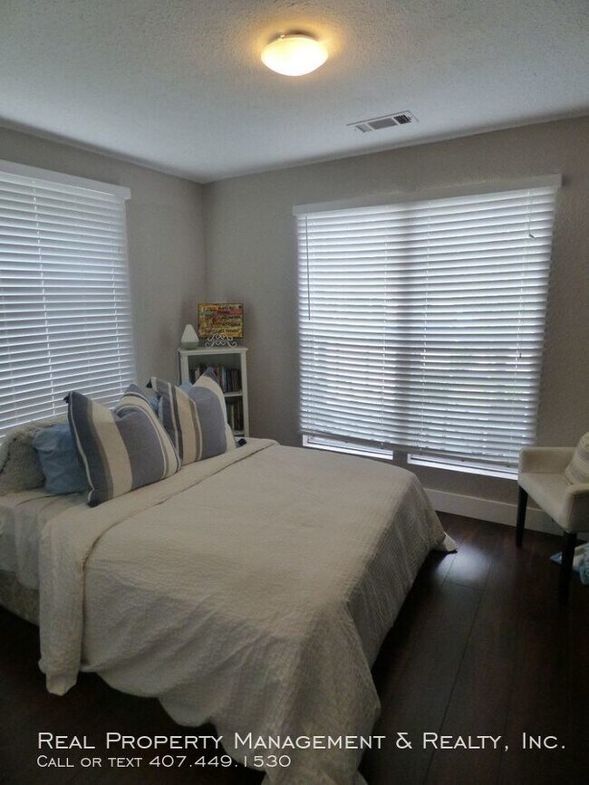 Building Photo - 3 BR / 2 BA in the Hourglass District