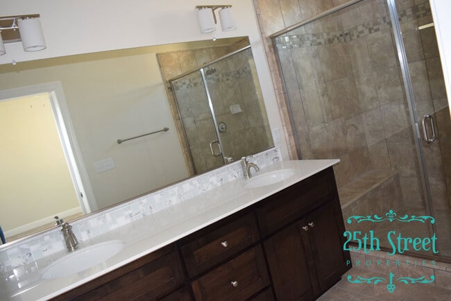 Building Photo - 2509 Villa Terrace Ln