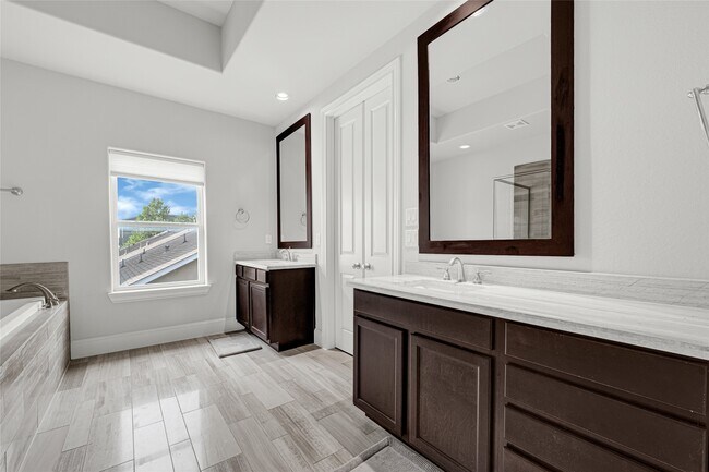 Building Photo - 5605 Cohn Meadow Ln