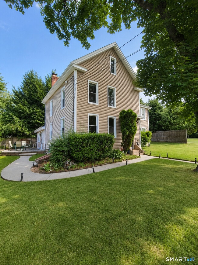 Building Photo - 561 Hopewell Rd