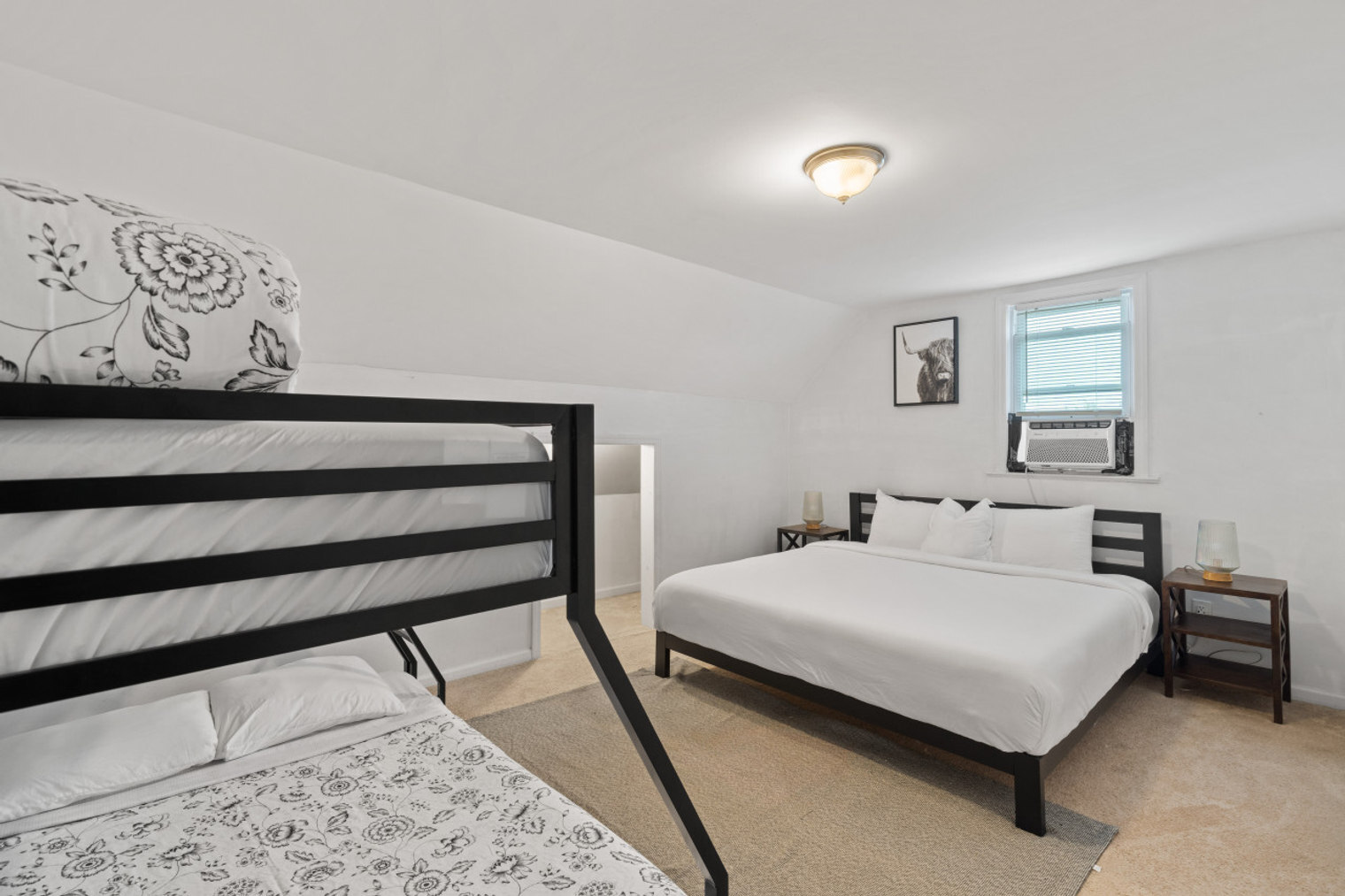 Building Photo - 37 W 50th St