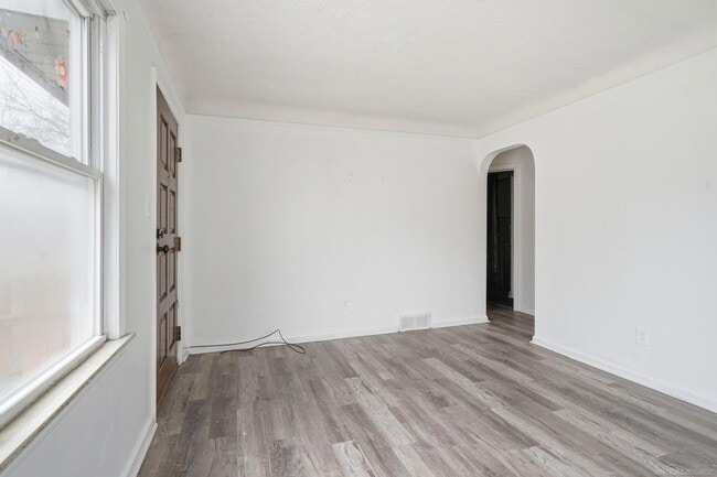 Building Photo - 925 Leland St