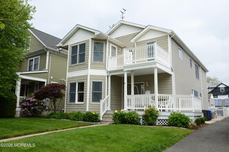 Building Photo - 508 6th Ave