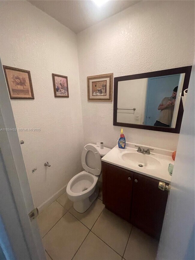 Building Photo - 4852 NW 9th Dr