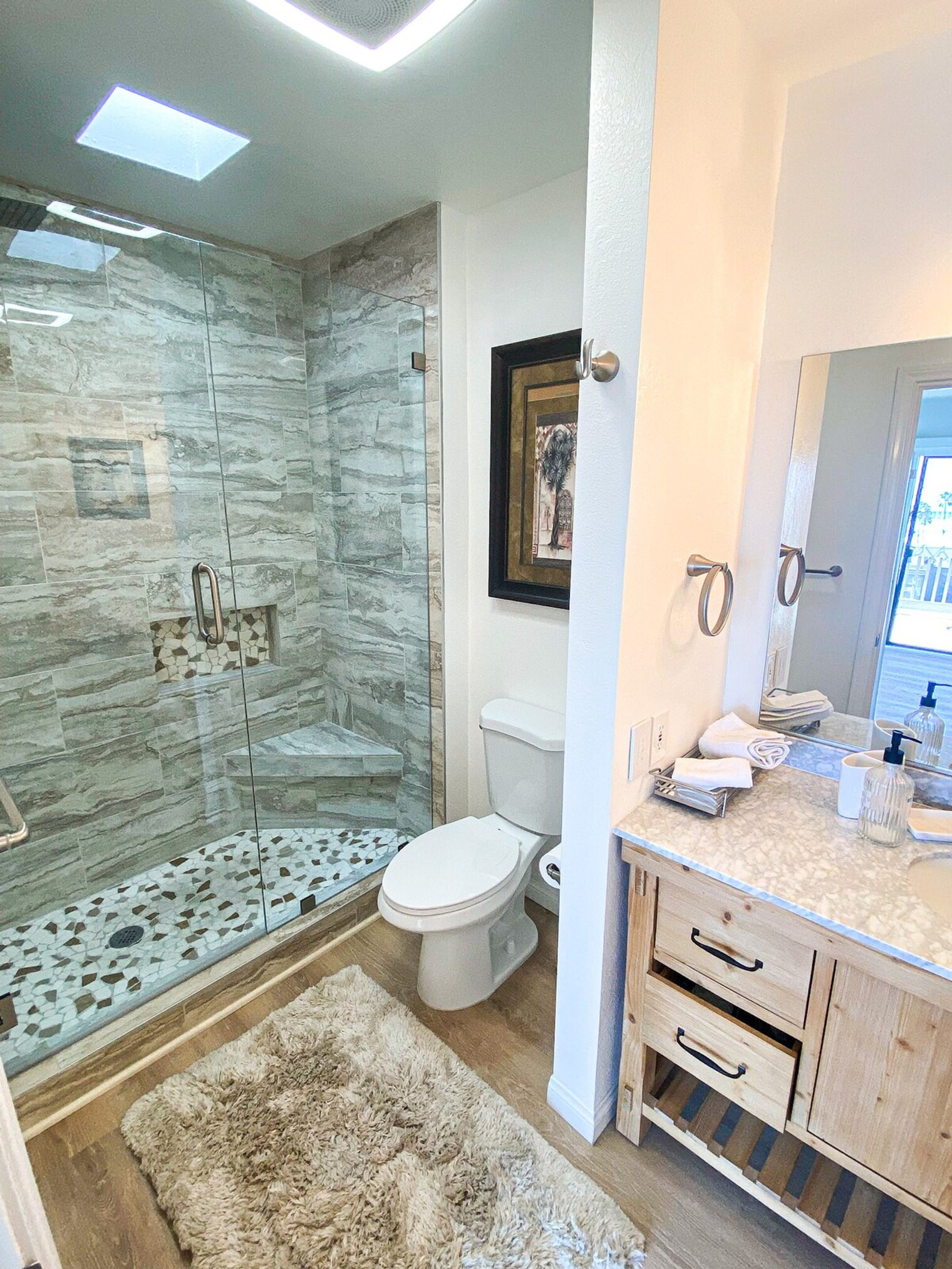 Building Photo - 999 N Pacific St