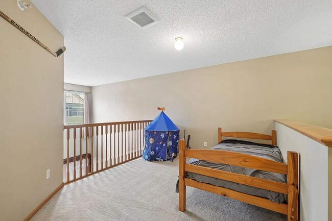 Building Photo - 14649 Peridot Ter