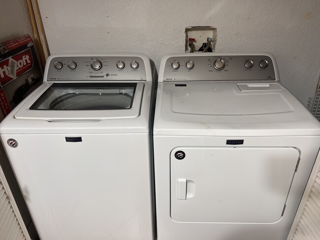 In-unit Washer and dryer - 5811 La Costa Dr