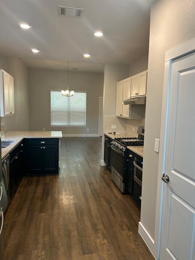 Building Photo - 423 Black Walnut Dr