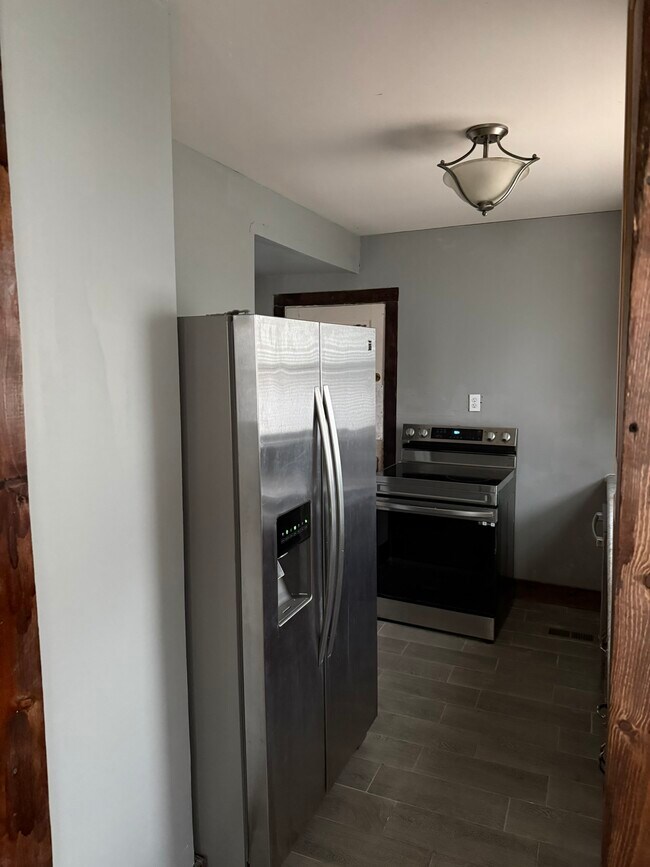 Building Photo - 1201 SW Garfield Ave