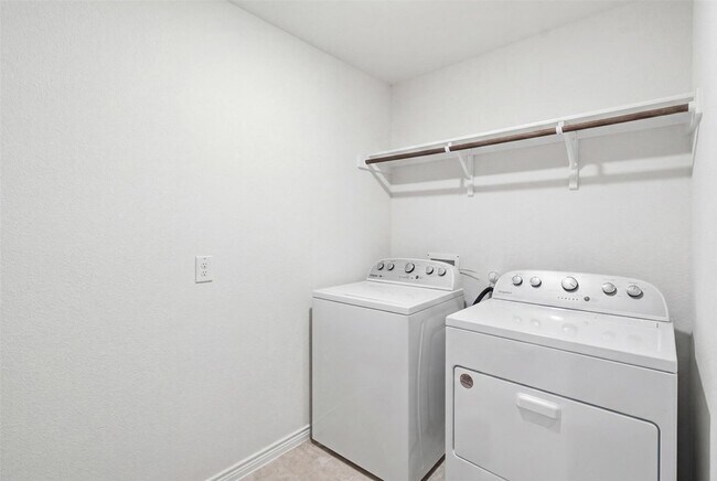Building Photo - 9937 Tin Star St