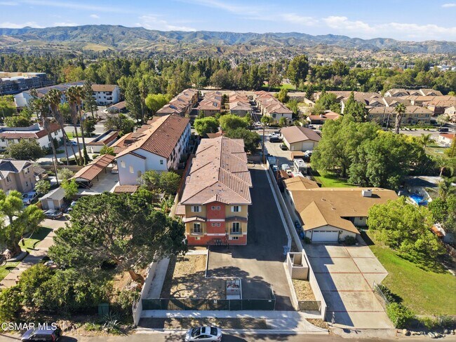 Building Photo - 1740 Patricia Ave