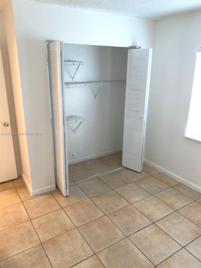 Building Photo - 3212 Coral Ridge Dr