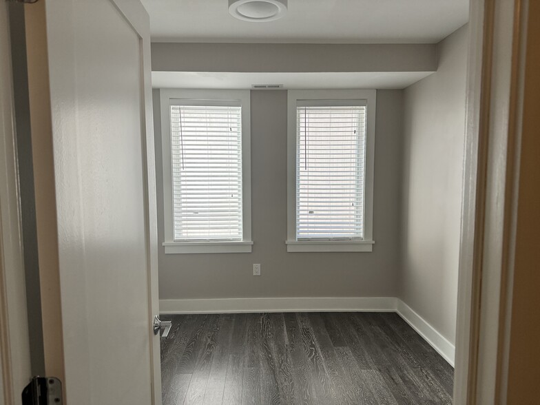 Second bedroom - 703 Newton Pl NW