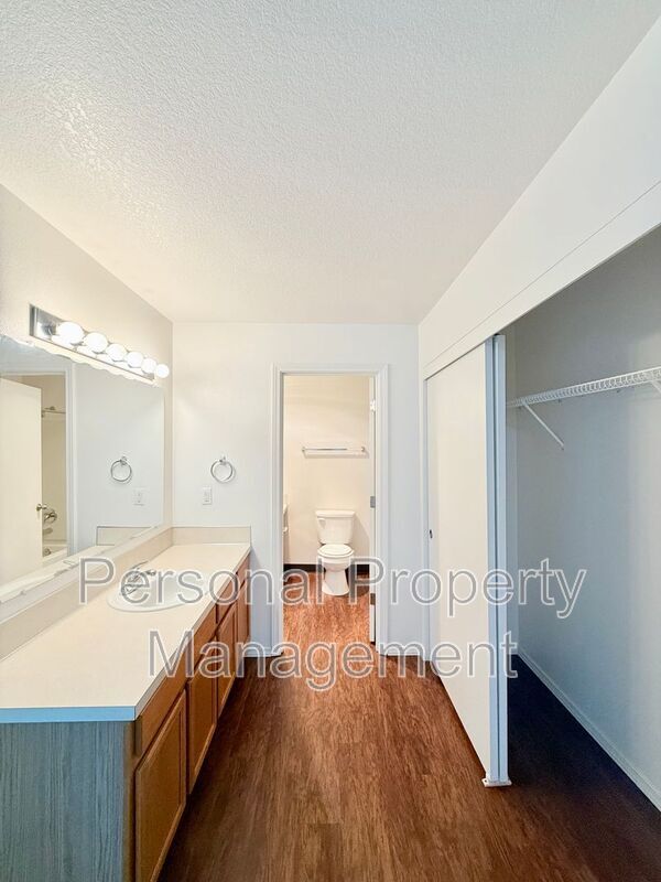 Building Photo - 3412 NE 66th Ave