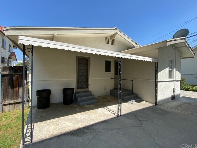 Building Photo - 415 N 2nd St