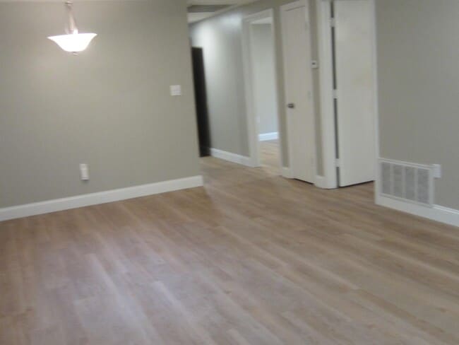 Building Photo - 174 Pattee Hill Rd