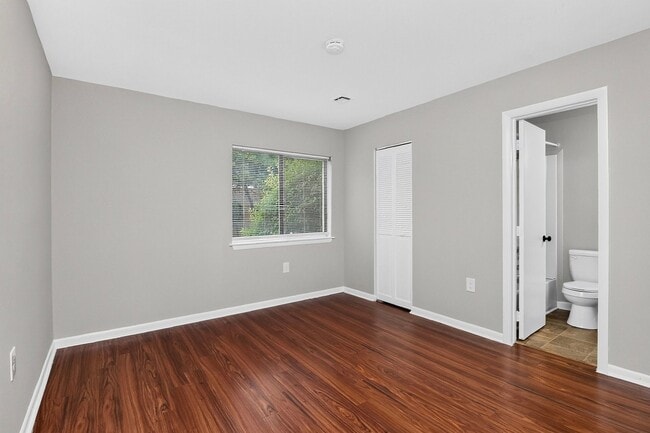 Building Photo - 4804 Spring Lake Dr