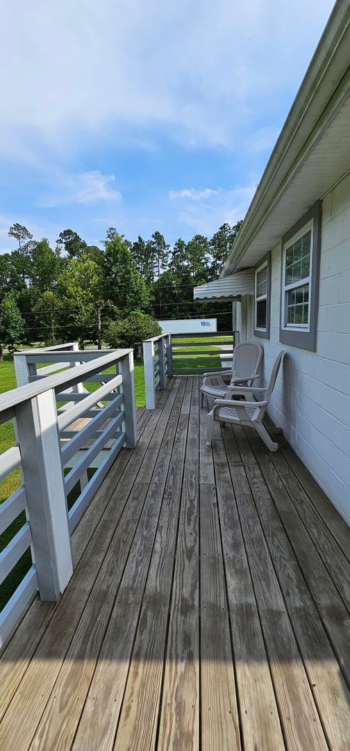 Building Photo - Country Charm in Georgetown