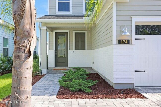 Building Photo - 174 Killarney Ave
