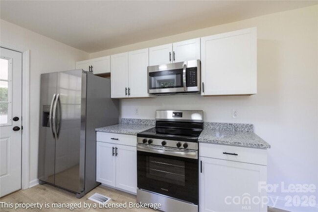 Building Photo - 409 Eastover Ave
