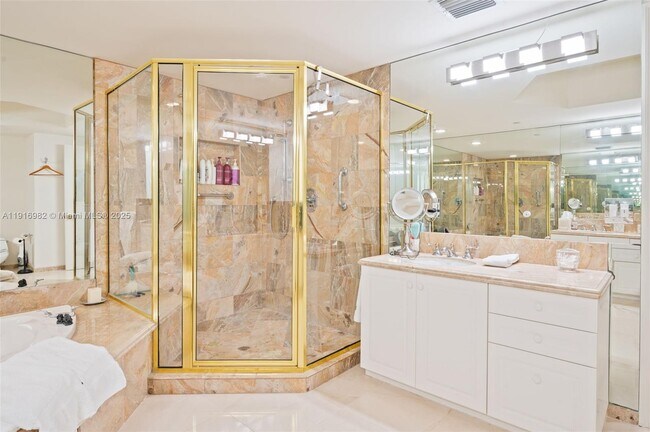 Building Photo - 9595 Collins Ave