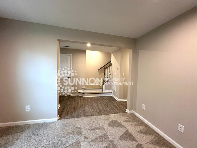 Building Photo - 3 Bedroom Townhome in Mountain Island