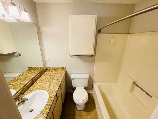 Building Photo - 2BR/2BA FOR RENT