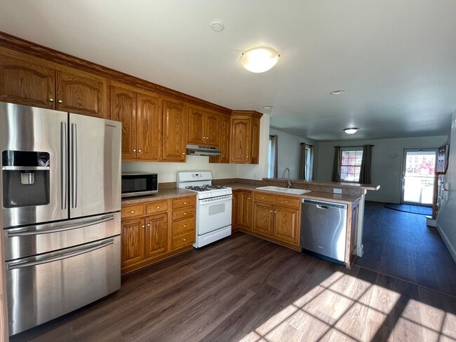 Building Photo - 3 Bedroom Townhome in Lancaster!