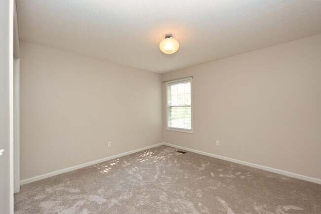 Building Photo - **BEAUTIFUL, WELL-MAINTAINED BRICK HOME ON A LOVELY 0.63-ACRE LOT IN A DESIRABLE NEIGHBORHOOD**