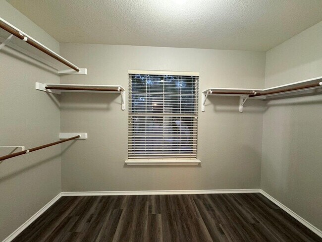 Building Photo - 2311 Portwood Bend Cove