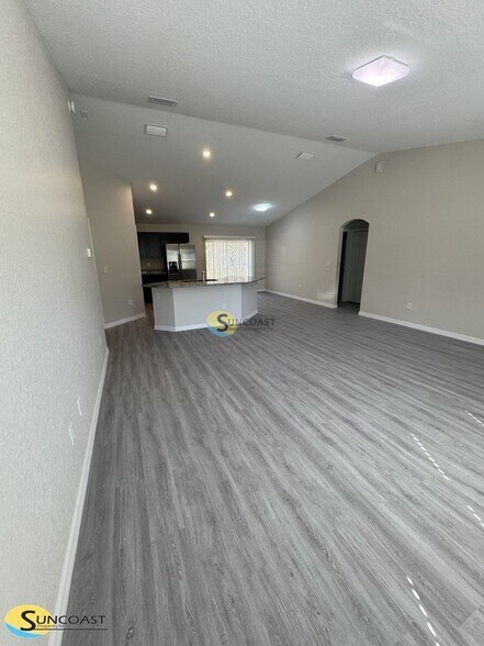Building Photo - 1 Emerald Trail