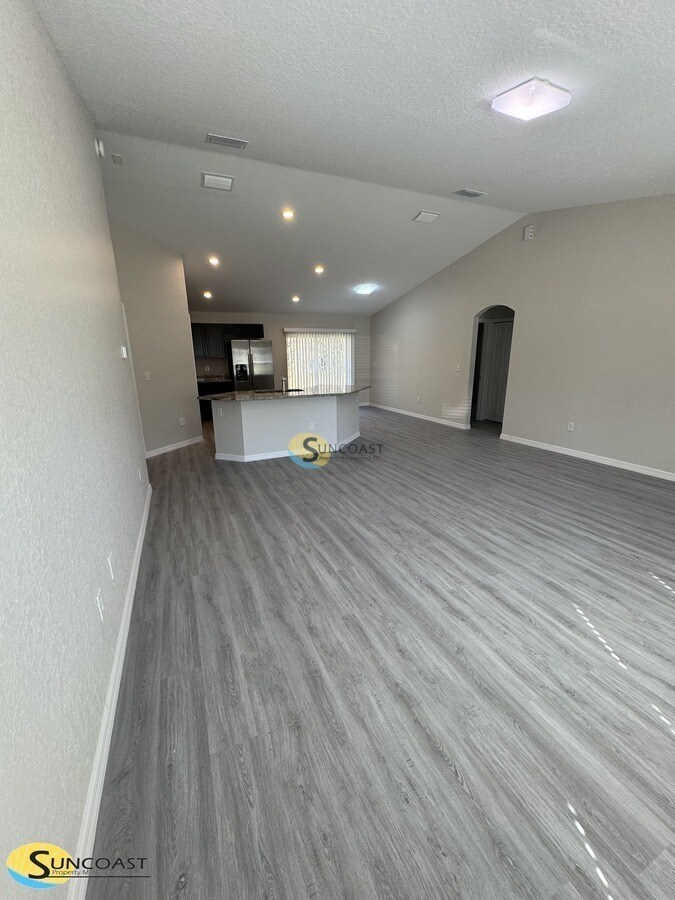 Building Photo - 2578 SW 155th Ln