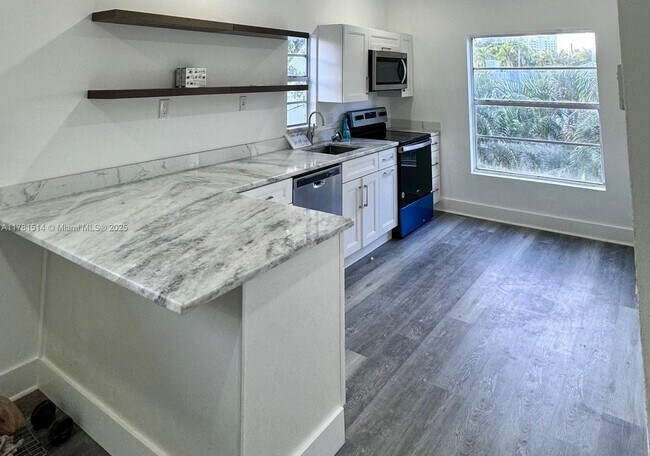 Primary Photo - 708 SE 6th Ct
