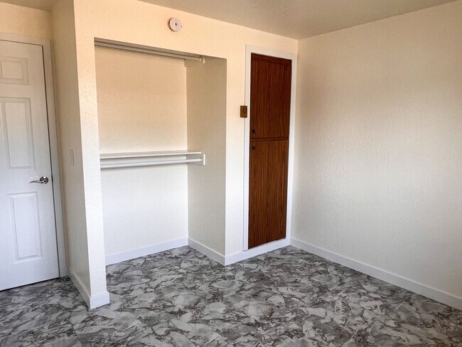 Building Photo - OWN937