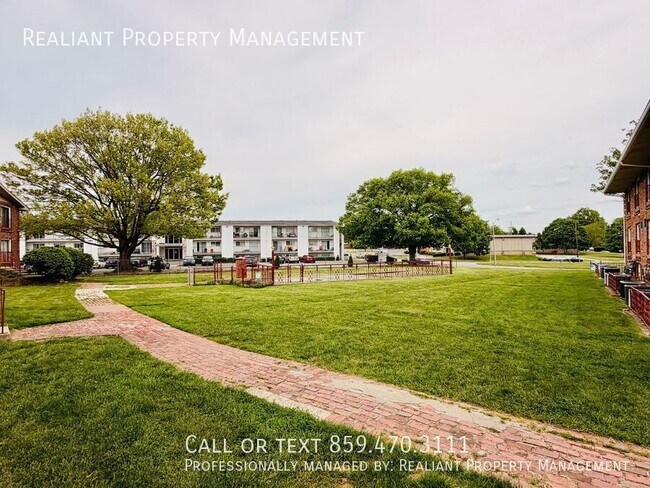 Building Photo - 1708 Jennifer Rd