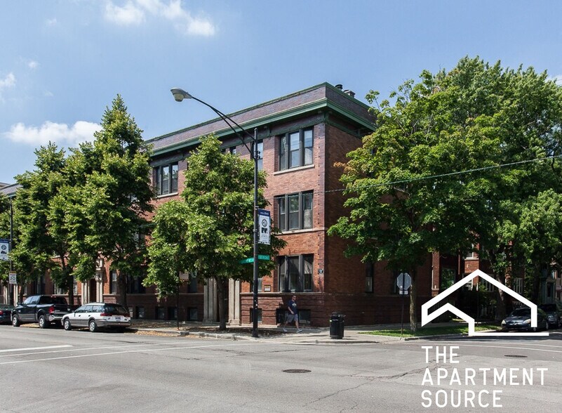 Building Photo - 3852 N Southport Ave