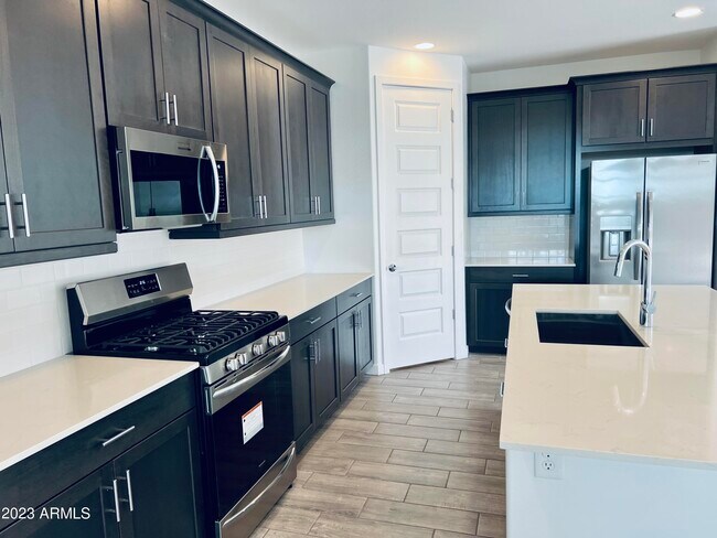 Building Photo - 1659 W Paseo Way