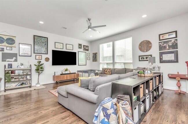 Building Photo - 360 Eado Park Cir