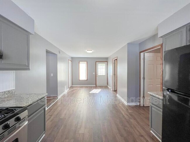 Building Photo - 629 3rd Ave