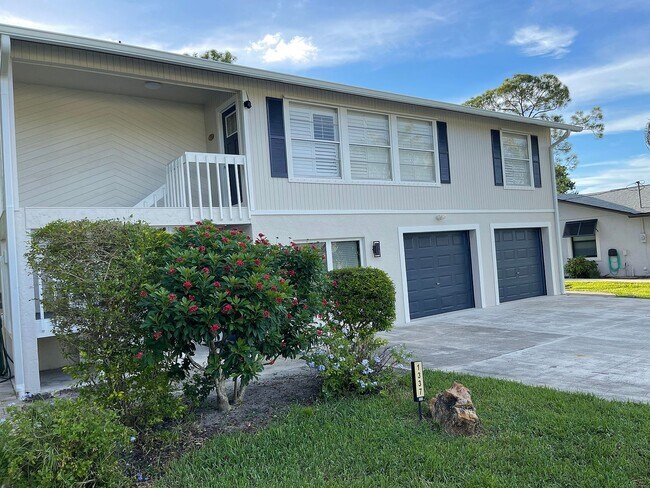 Building Photo - 1337 Center Ln