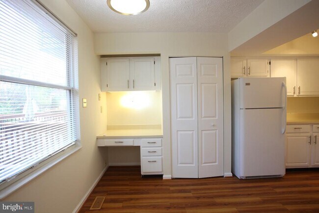 Building Photo - 408 Fleece Flower Dr