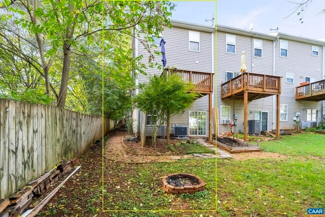 Building Photo - 123 Danbury Ct