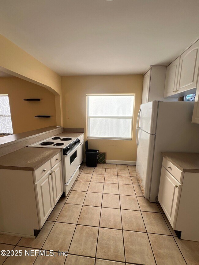 Building Photo - 1359 Stimson St