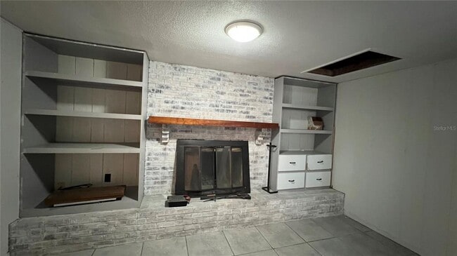 Building Photo - 4006 W Land Ave