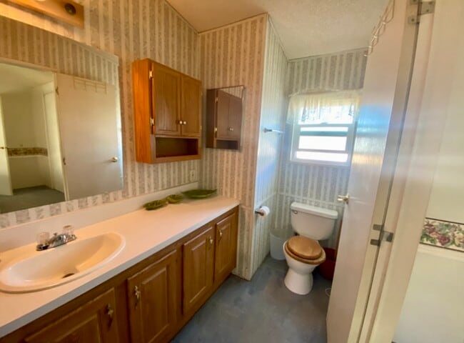 Building Photo - 251 3rd St