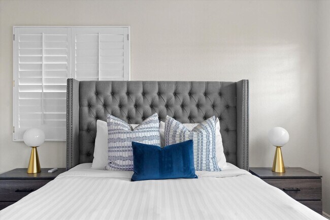 Building Photo - 5604 E Beverly Ln