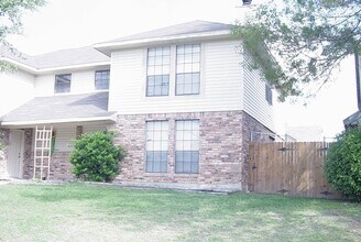 Building Photo - 3-Bedroom, 2.5 bath with 2 car garage in Frisco