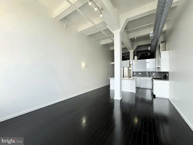 Building Photo - 726 Market St