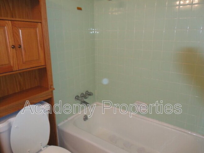 Building Photo - 1417 Pennel Dr